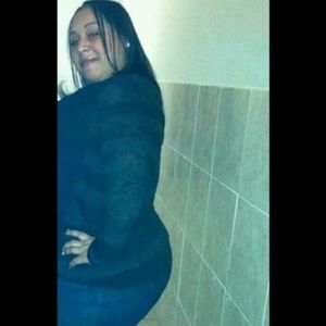 Meet your Posher, Gloria